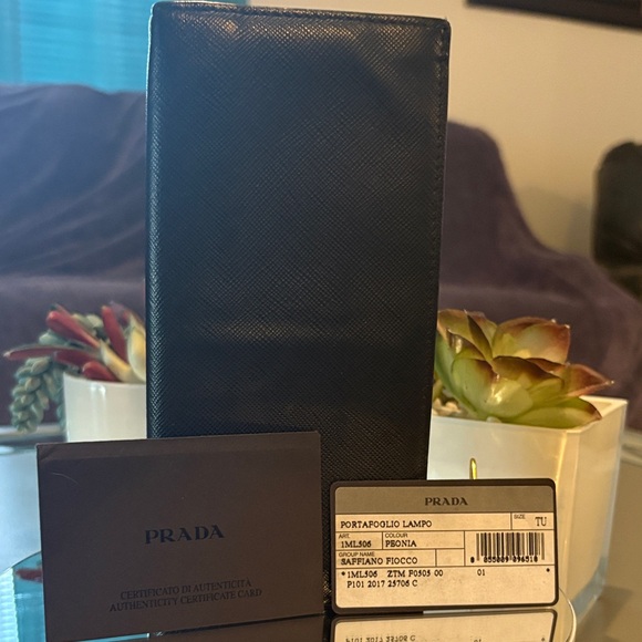 Prada Black Saffiano Leather Long Wallet - Picture 1 of 5
